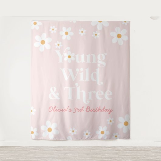 Retro Daisy Young Wild und Three Birthday Wandteppich (Vorderseite)