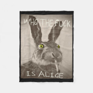 Retro, der F_ck ist Alice Funny Rabbit Fleecedecke