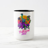 Retro Dinosaur Party in Neon Sunset Zweifarbige Tasse (Mittel)