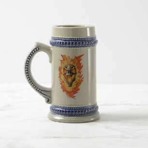 Retro-Dinosaurier toter brennender Schädel im Feue Bierglas