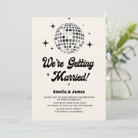 Retro Disco Ball Schwarz-weiß QR Code Hochzeit Einladung (Stehend Vorderseite)