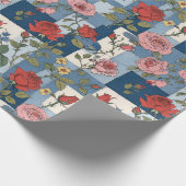 Retro-Distressed-Denim-Patchwork und Rosen Blumenm Geschenkpapier (Ecke)