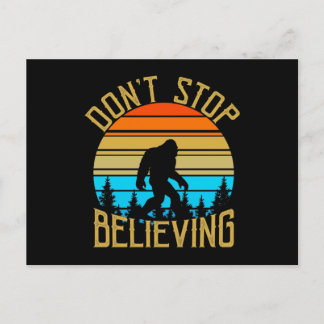Retro Dont Stop Believing Bigfoot Postkarte