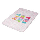 Retro "Dorm Sweet Dorm" Cheetah Print Badematte (Schrägansicht)