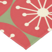 Retro Dots in der Weihnachtscreme Tischdecke (Schrägansicht)