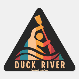 Retro Duck River Kayaking Dreieckiger Aufkleber