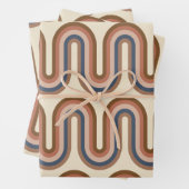 Retro Earthy Wavy Lines in Brown Geschenkpapier Set (Beispiel)