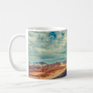 Retro-Effekt gefilterter Hipster-Reise-Stil Kaffeetasse