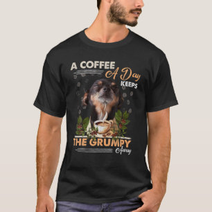 Retro einen Kaffee am Tag Behalte die Grumpe weg,  T-Shirt