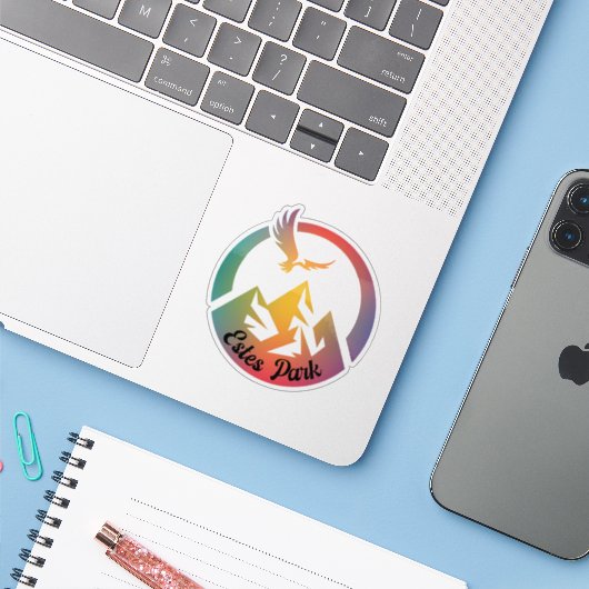 Retro Estes Park Wandern Aufkleber (Laptop mit iPhone)