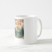 Retro "Explore More" Bergabenteuer Kaffeetasse (VorderseiteRechts)