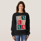 Retro Fa La La Weihnachtspost Briefmarke Sweatshirt (Vorne ganz)