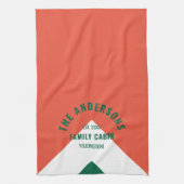 Retro Familienhaus Personalisierter Name Rot Grün Geschirrtuch (Vertikal)