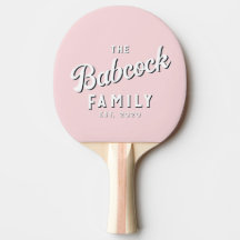 Retro-Familienname und -jahr in rosa Flüsterton au