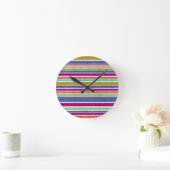 Retro-Farben texturiertes Streifenmuster Runde Wanduhr (Zuhause)