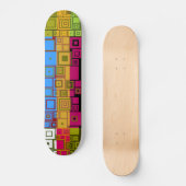 Retro Farbenfrohe Pop Quadrate Kunstmuster Skateboard (Vorderseite)