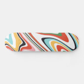 Retro farbenfrohe Wavy Lines Modernes Design Skateboard (Horizontal)