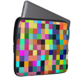 Retro-farbige Checkerboard Laptopschutzhülle (Vorne Rechts)
