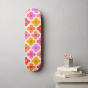 Retro-farbige Hippie-Mod-Blumenmuster Skateboard