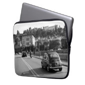 Retro Fiat 500 in Florenz Laptopschutzhülle (Vorderseite Links)