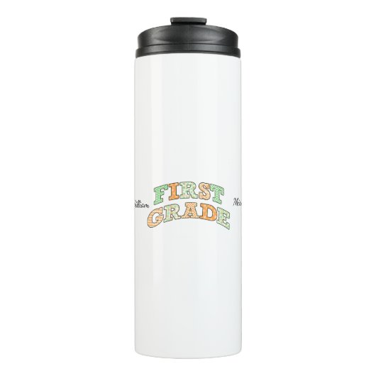 Retro First Grade Back to School Typography Thermosbecher (Vorderseite)