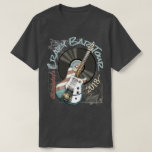 Retro Flagge-Gitarren-und Vinylaufzeichnung T-Shirt<br><div class="desc">Stellen Sie ein cooles retro Artmusik-Ausflugt-shirt mit meiner kundenspezifischen Grafik der elektrischen Gitarre her. Meine Illustration von, kann die klassische Jahr- kennzeichnend oder Sechziger-Rock n Rollenäragitarre, die mit einem beunruhigten Flaggeende, plus ein erfundenes VinylRekordalbum, der gezeigte Text verziert wird, von Ihnen völlig besonders angefertigt werden. Addieren Sie einen Namen und...</div>