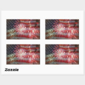 Retro-Flagge und Feuerwerkskörper Rechteckiger Aufkleber (Blatt)