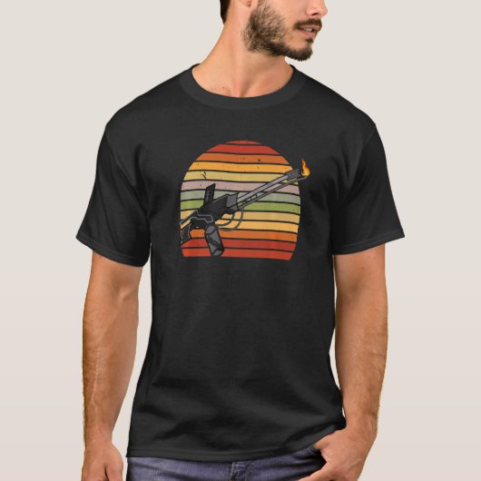 Retro Flame Thrower Flamethrower Hot Burn T-Shirt (Vorderseite)