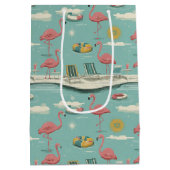 Retro Flamingo Poolside Summer Pattern (5) Mittlere Geschenktüte (Rückseite)