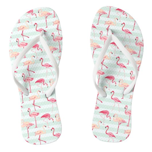 Retro Flamingos auf tadellosen Streifen Badesandalen (Fußbett)