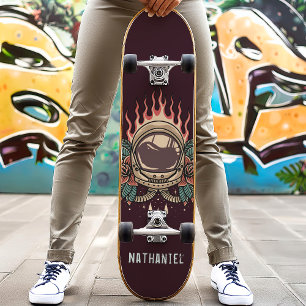 Retro Flammende Astronautenrosen Personalisierter  Skateboard