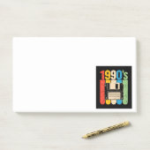 Retro-Floppydiskette-Computer-Nostalgie der 1990er Post-it Klebezettel (Auf Schreibtisch)