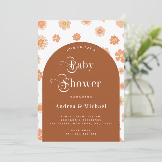 Retro Floral & Boho Terracotta Arch Baby Dusche Einladung (Stehend Vorderseite)
