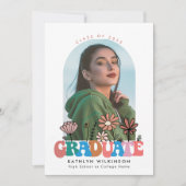 Retro Floral Groovy Typografie Foto Abschluss Einladung (Vorderseite)