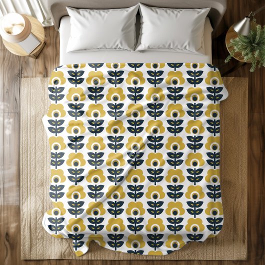 Retro Floral Pattern Marine und Mustard Yellow Fleecedecke