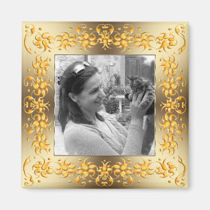 Retro florale barocke goldene Rahmen. Text. Magnet