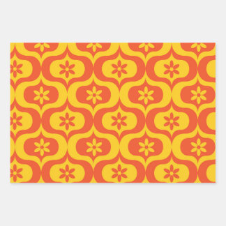 Retro Flowers on Yellow and Red Ogee Pattern  Geschenkpapier Set