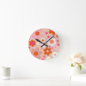 Retro Flowers Peach Blush Pink Orange Floral Runde Wanduhr (Zuhause)