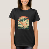 Retro Flying Saucer UFO Over Mountains Pulp Pop St T-Shirt (Vorderseite)