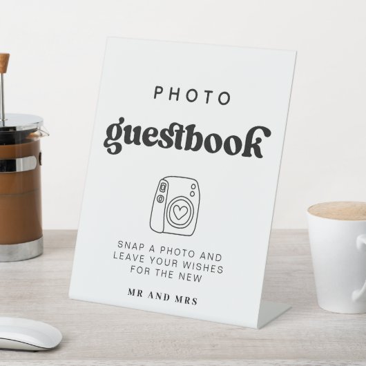 Retro Foto Guestbook | Hochzeitsstandzeichen des F Sockelschild (In SItu)