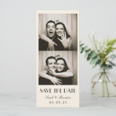 Retro-Fotobooth-Typografie Qrcode Save the Date (Stehend Vorderseite)