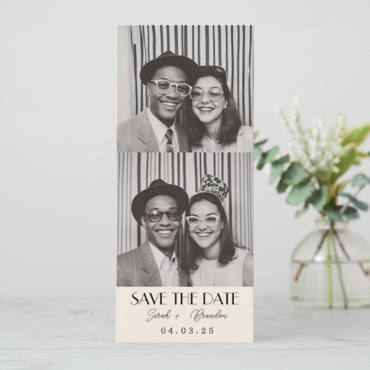 Retro Fotobooth Typografie Qrcode Save the Date Einladung (Stehend Vorderseite)