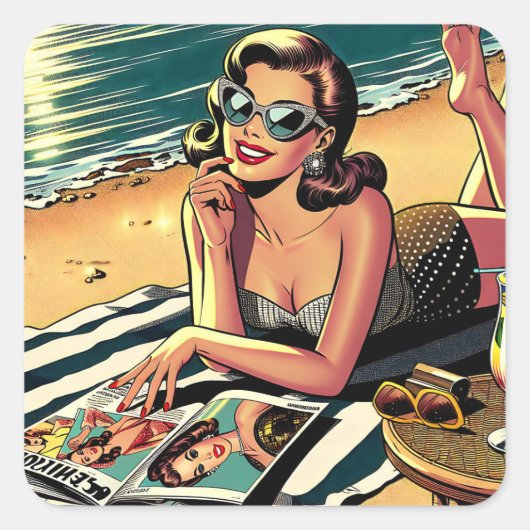 Retro-Frau am Strand beim Lesen eines Modemagazins Quadratischer Aufkleber (Vorderseite)