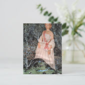 Retro-Frau in einer Wald-Collage Postkarte (Stehend Vorderseite)