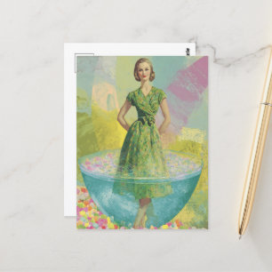 Retro-Frau in Tiny Glass Surreal Postkarte