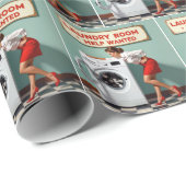 Retro-Frau mit einem Hilfe Gewollt Wäscheschrift Geschenkpapier (Rolleneckpunkt)