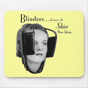 Retro-Frau mit Scheuklappen Mousepad