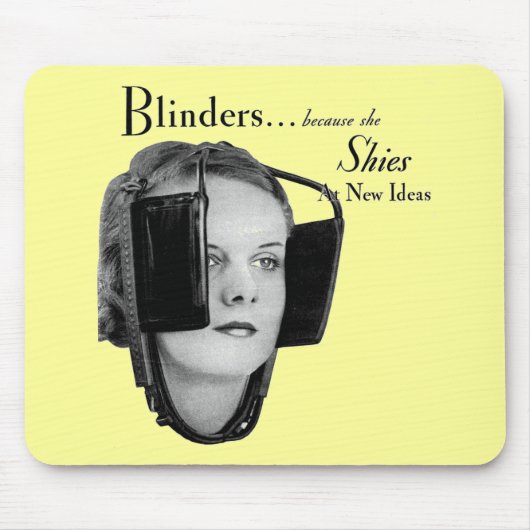 Retro-Frau mit Scheuklappen Mousepad (Vorne)