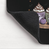 Retro Freshly Boo'd Coffee Lovers Boujee Ghost Hal Mousepad (Ecke)