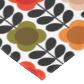 Retro fröhliche Spot-Blume Stech, Tomatenrosa Tischdecke (Schrägansicht)